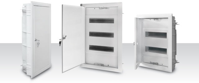 Low-voltage enclosures with metal door type RPT